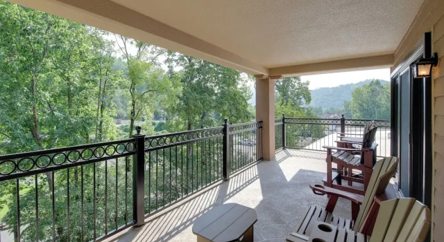 Апартаменты с 2 комнатами с балконом Gatehouse Condo: End Unit w/ Dtwn Gatlinburg View!