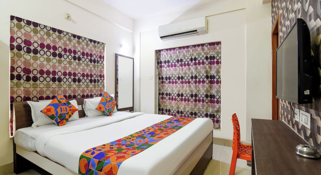 Номер Deluxe FabHotel The Corporate Inn I
