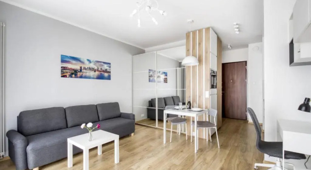 Студия с балконом Warsaw Night Apartments Mennica Residence