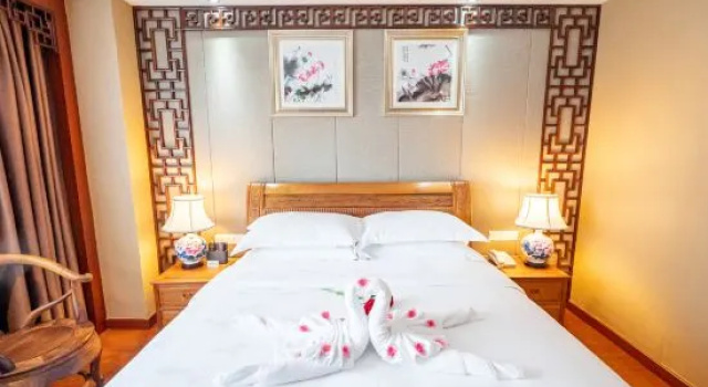 Люкс Deluxe Jincheng Hotel (Guangzhou Zhongshan Hospital Dongshankou Metro Station)