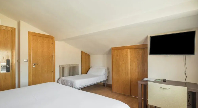 Двухместный номер Superior Hostal Izar-Ondo