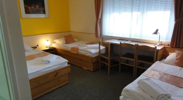 Трёхместный номер Standard Hotel Tabor Maribor