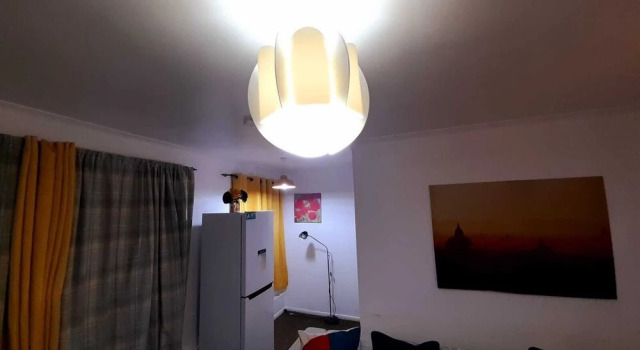 Lovely 1-bed Apartment in London, Varaa Huoneisto Asunnot kohteessa Merseyside, Huoneisto