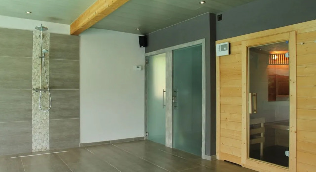 Modern Villa with Indoor Pool & Hot Tub in Malmedy, Rezerwuj Willa Domki letniskowe w Liege, Domek