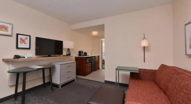 Люкс Holiday Inn & Suites Raleigh Cary by IHG