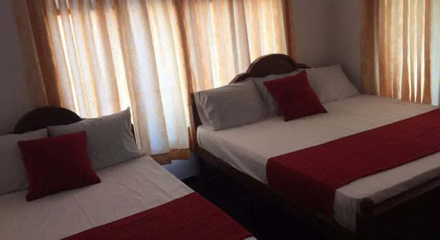 Yaarl Holiday Inn