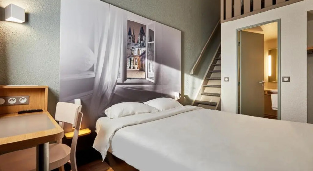 Четырёхместный номер B&B HOTEL CAEN Sud