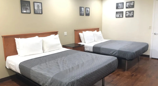 Четырёхместная студия Simply Home Inn & Suites - Riverside