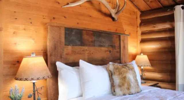 Коттедж c 1 комнатой Elkhorn Cabins and Inn