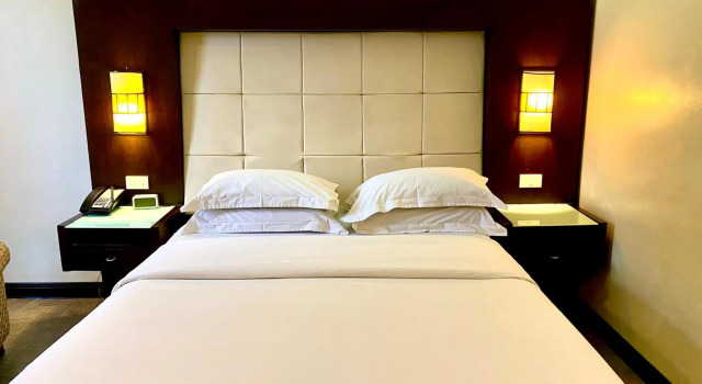 Circle Inn Hotel and Suites Bacolod, Забронировать Отель Баколод Negros Occidental, рядом с Negros Museum
