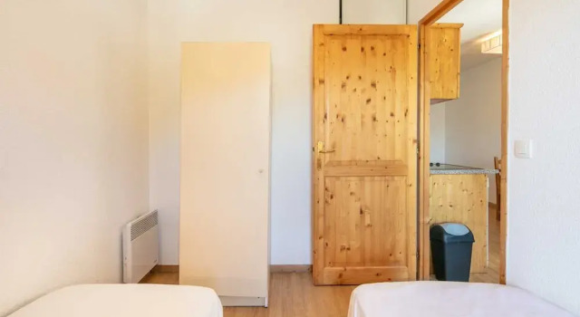 Апартаменты Cozy Alpine Apartment With Pool