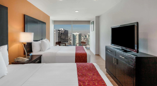 La Quinta Inn & Suites Puebla Palmas, Boek Hotel Hotels in Angelopolis met zwembad, Zwembad