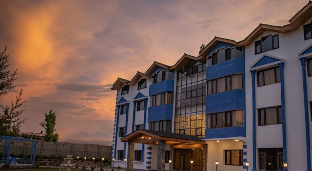 Echor Kashmir Holidays Resort Srinagar, Забронировать Курортный отель Бизнес-отели Jammu & Kashmir Ski, 4* 5*