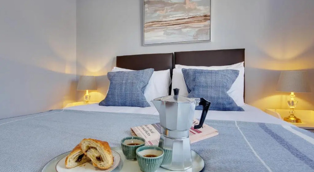 14 Oxford Mews - 5 Star Living for up to 10 People, Забронировать Отель Саутгемптон Хэмпшир, рядом с Alpine Snowsports Southampton