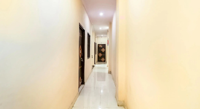 OYO 69443 Vision Rooms
