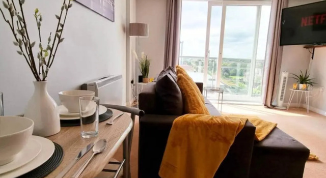 ⭑ Staywelcome- Stylish Apartment Near Heathrow, Skyline Views ⭑, Rezervați Apartament London Heathrow Airport Londra Mare