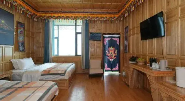Люкс Deluxe Meiliyue Residential Homestay(Feilaisi Meili Snow Mountain Scenic Area Store)