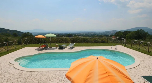 Farmhouse in Casperia With Pool & Scenic Views, Забронировать Отель Отели Лацио с бассейном, Бассейн