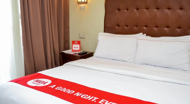 Nida Rooms Regal Marble Hotel