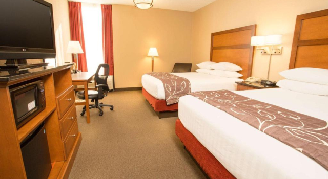 Четырёхместный номер Superior Drury Inn & Suites Springfield MO
