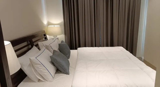 Elegant Studio With Pool Views, Prenota Appartamento Hotel a Dhofar con parcheggio, Parcheggio