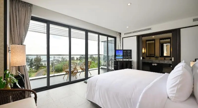 Полулюкс Emerald Ho Tram Resort