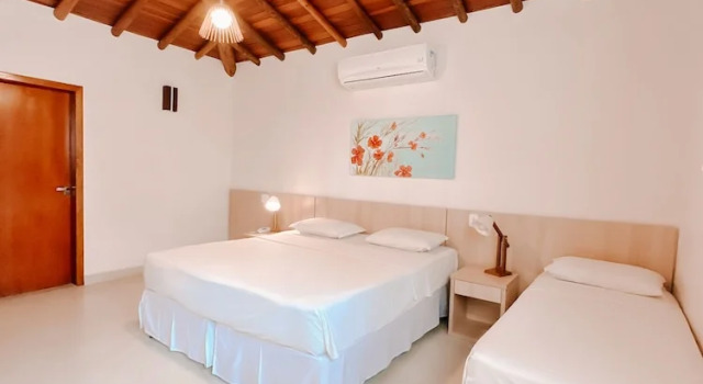 Кровать в общем номере Abricó Beach Hotel