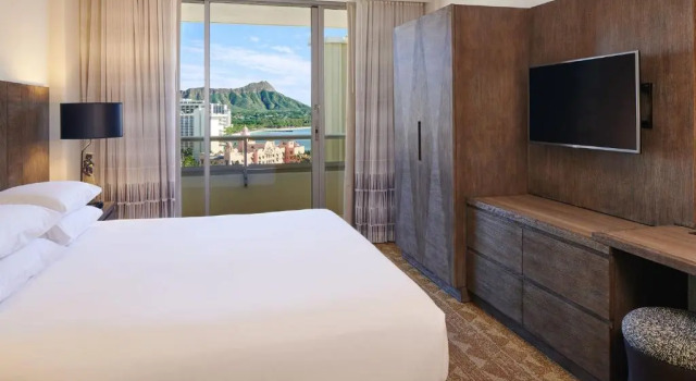 Люкс с 2 комнатами с видом на океан Embassy Suites by Hilton Waikiki Beach Walk