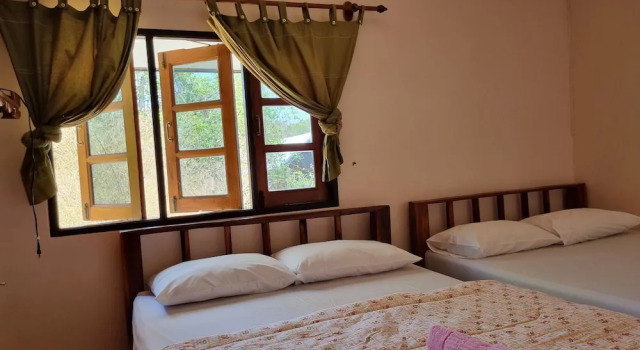 Sawasdee Sichang Resort