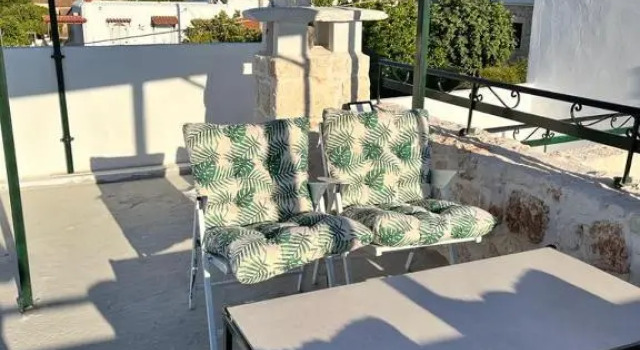 Tholos Studio, Sternes