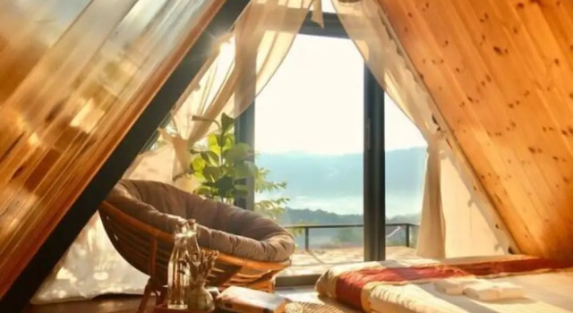 Двухместный номер Deluxe с балконом и с видом на горы Lengkeng Da Lat Homestay