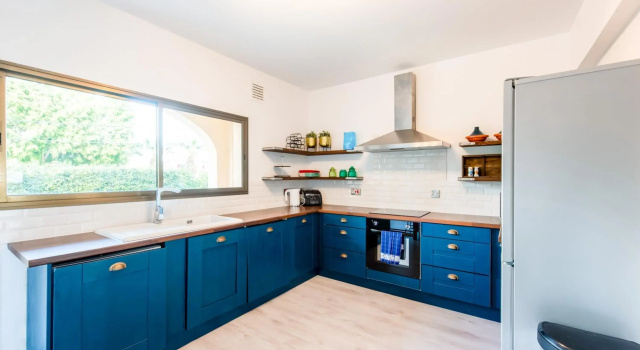 Sun city apartment, Book Apartment Germasogeia Limassol
