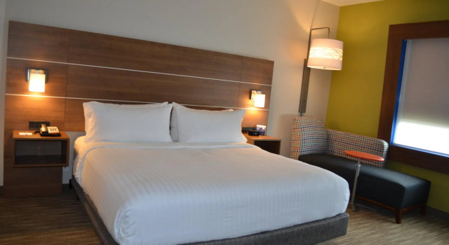Двухместный номер Standard Holiday Inn Express & Suites - Charlotte NE - University Area by IHG