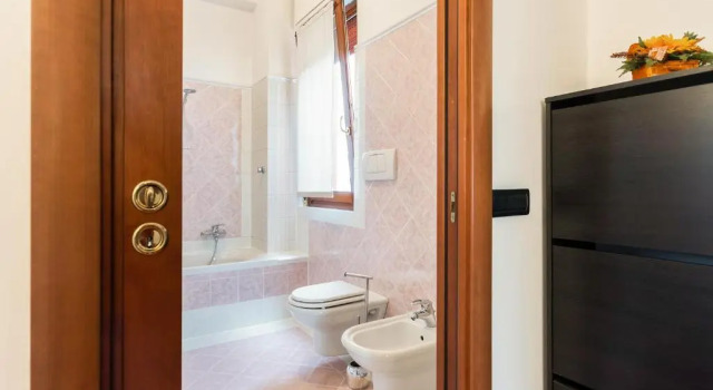 MyHomeInComo - Santa Chiara Apartment, Prenota Appartamento Hotel a Como con parcheggio, Parcheggio