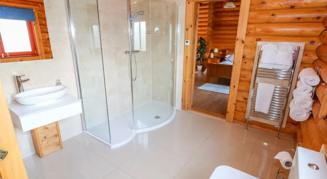 Коттедж Cedar Lodge