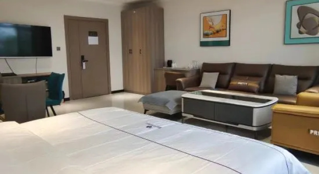 Люкс Deluxe Xinhang Business Hotel (Lanzhou New District Zhongchuan International Airport)