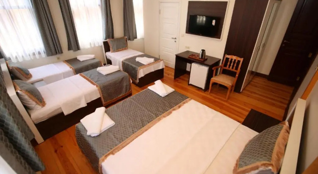 Четырёхместный номер Grand Almira Hotel