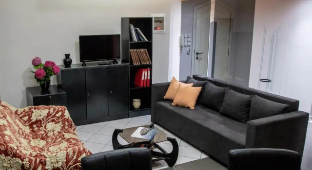 Апартаменты Christines downtown suites