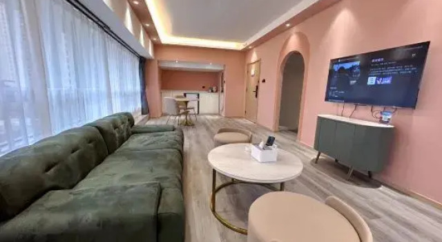 Люкс Deluxe Bolan Vacation Homestay (Licang Wanda Plaza Licun Subway Station)