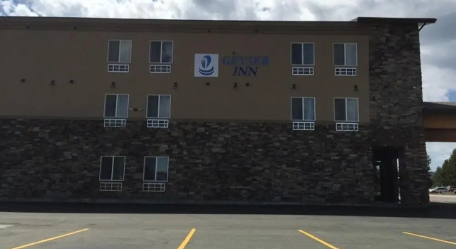 Geyser Inn, Varaa Hotelli West Yellowstone 