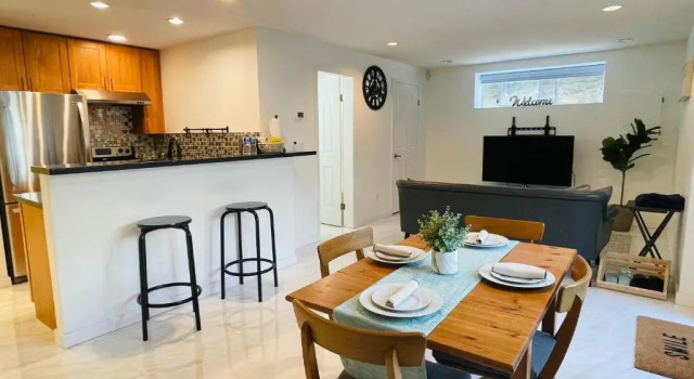 Adorable 2-Bedroom Basement in Vancouver