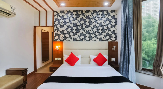 OYO Townhouse 506 The Continental, Забронировать Отель Гургаон Gurgaon Region, рядом с Улица Гольф-Корс-роуд