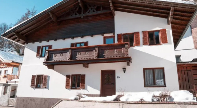 Коттедж Traditionell-modernes Haus in Hötting