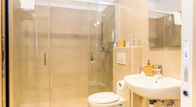 Cafe Royal Rooms, Prenota Hotel Splitska 