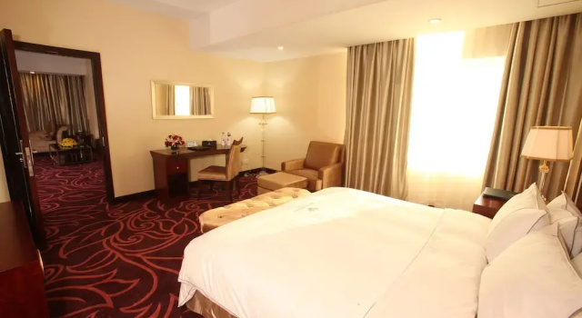 Люкс Royal Dhaka Regency Hotel & Resort