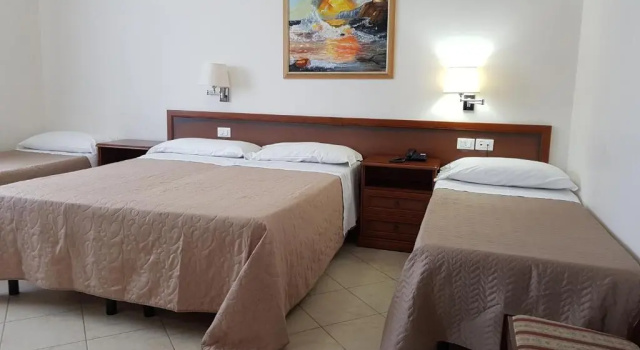 Четырёхместный номер Comfort Hotel Victoria