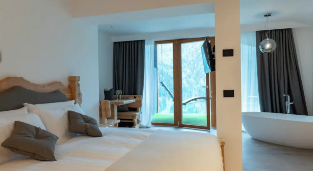 Номер Standard с балконом и с видом на горы Hotel Chalet Al Foss
