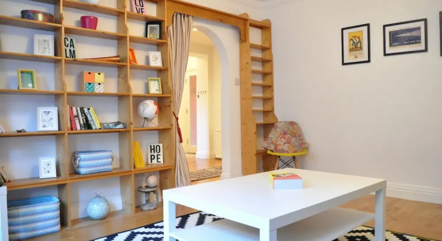 Spacious 2 Bedroom Home In Kensington