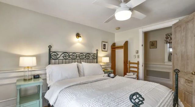 Youngtown Inn, Забронировать Гостевой дом  