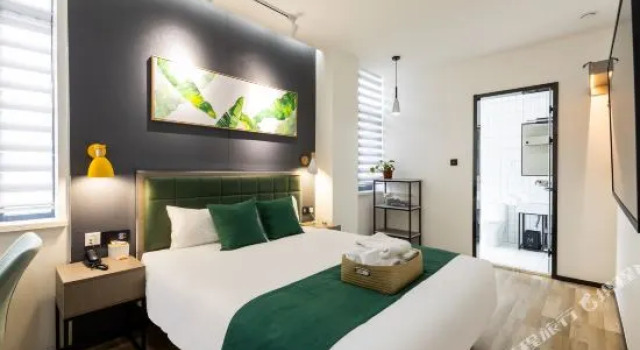 Qingdao 33days Hotel